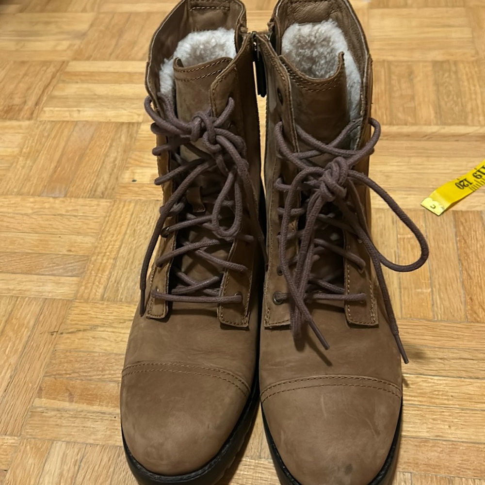UGG